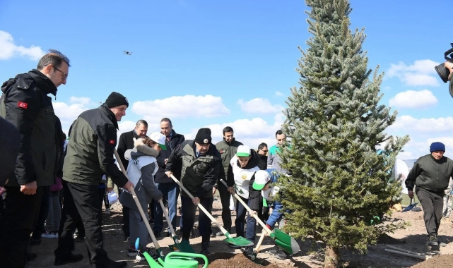 Balıkesir'de ormancılık günü fidan dikim töreni ile kutlandı