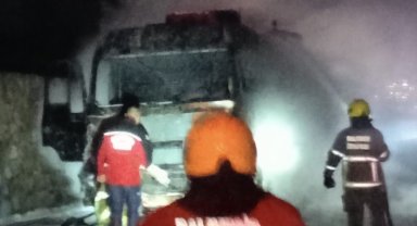 Bandırma-Çanakkale karayolunda tır kupasında yangın çıktı