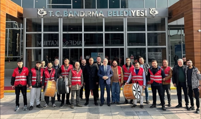 Bandırma'da Ramazan davulcuları göreve hazır