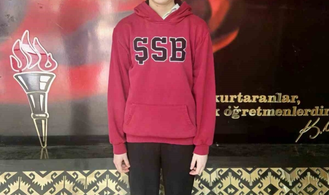 Bandırmalı öğrenci Nisanur Yılmaz, 22 Mart Dünya Su Günü Resim Yarışması&#039;nda Türkiye birincisi oldu