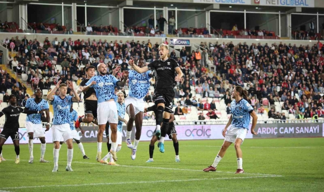Başakşehir - Sivasspor maçının VAR'ı Jonas Hansen