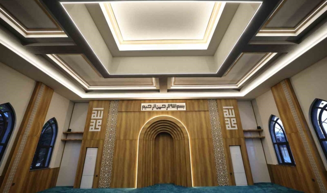 Başiskele Sahil Mescidi, teravih namazı ile ibadete açıldı
