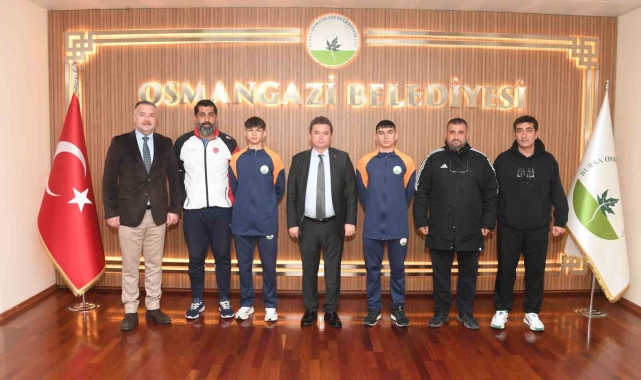 Başkan Aydın, milli sporcuları Dünya Şampiyonası'na uğurladı