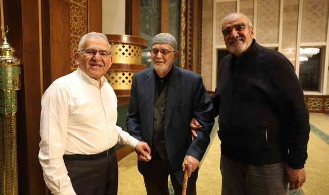 Başkan Büyükkılıç, Ramazan boyunca Kayserililerle gönül birliği kuruyor