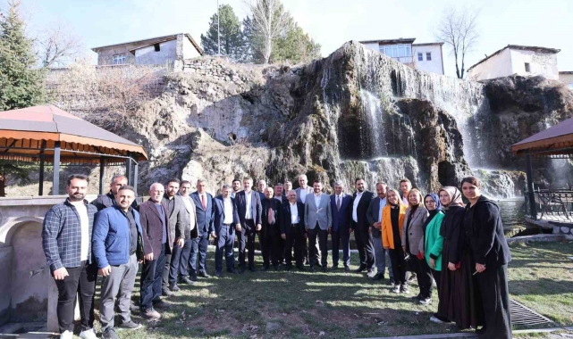 Başkan Büyükkılıç, Sarız ve Pınarbaşı'nı ziyaret etti