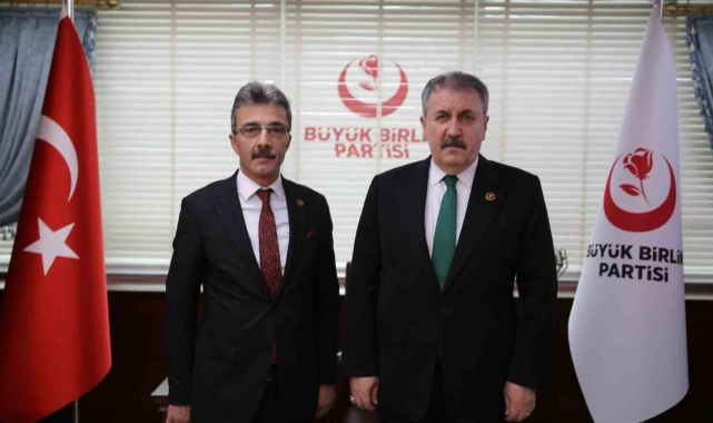 Başkan Dinç, Muhsin Yazıcıoğlu ve yol arkadaşları için düzenlenen anma programına katıldı