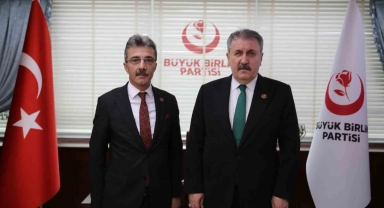 Başkan Dinç, Muhsin Yazıcıoğlu ve yol arkadaşları için düzenlenen anma programına katıldı