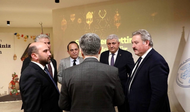 Başkan Palancıoğlu, belediye meclis üyeleri ile iftarda buluştu