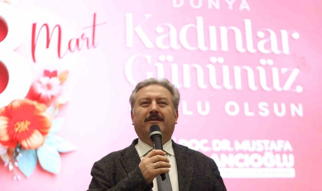 Başkan Palancıoğlu, kadın personelin 8 Mart Dünya Kadınlar Günü'nü kutladı