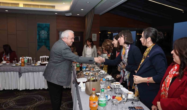 Başkan Şadi Özdemir kadınlarla iftarda buluştu