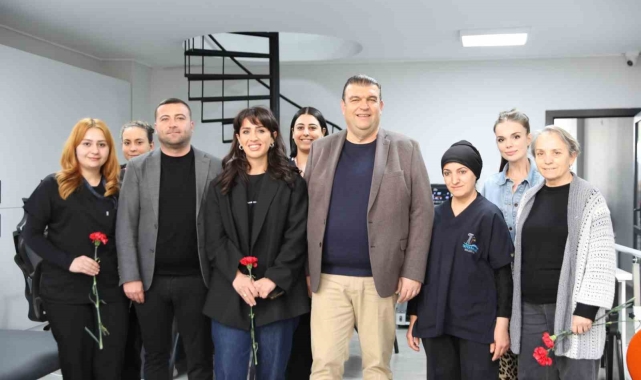 Başkan Yetişkin'den, kadın mesai arkadaşlarına 8 Mart ikramiyesi