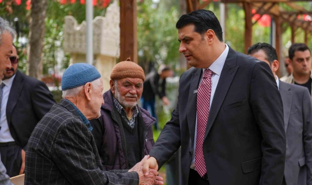 Başkan Yılmaz'dan şehit aileleri ve ulu çınarlara ziyaret