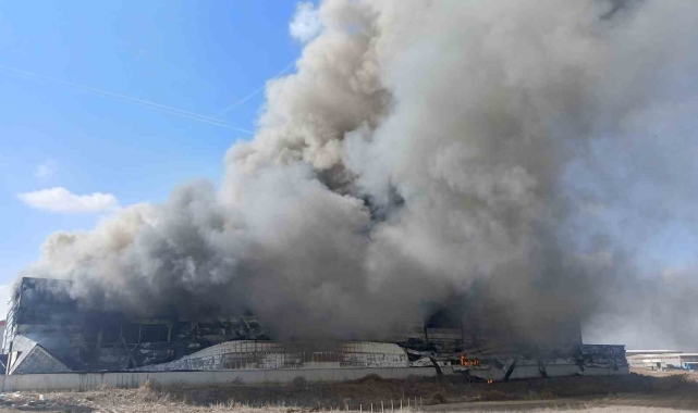 Başkent'te fabrika yangını