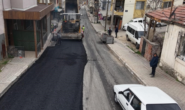 Bayraklı&#039;da yol yenileme ve üst geçit çalışmaları sürüyor