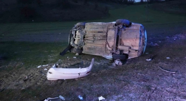 Bayram tatiline giden aile kaza yaptı: 5 yaralı