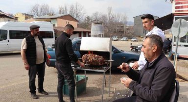 Bayramı cağ kebabı ile karşıladılar
