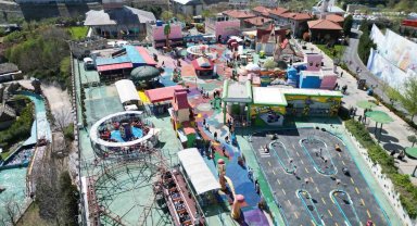 Bayramın ikinci gününde çocuklar Vialand'a akın etti