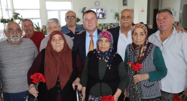 Belediye Başkanı Doğan, Huzurevi sakinleriyle bayramlaştı
