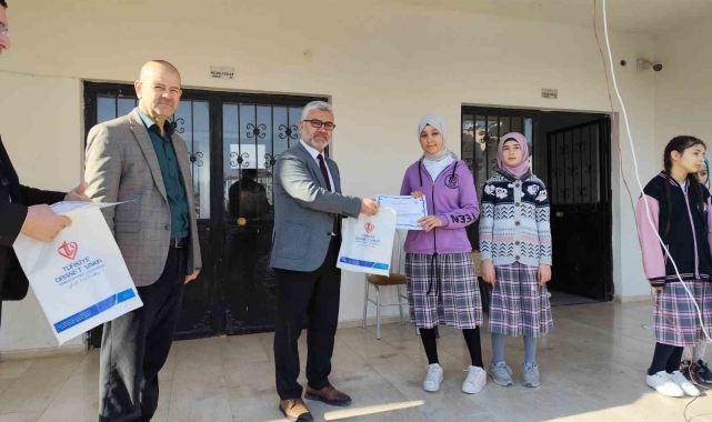 Besni'de 12 Mart şiir okuma yarışması sonuçlandı
