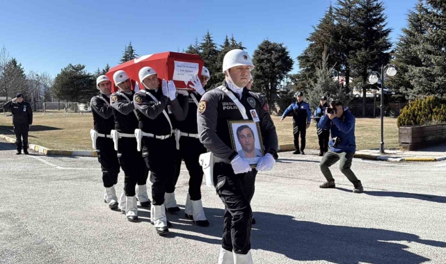 Beyin kanaması sonucu hayatını kaybeden polis memuru için tören düzenlendi
