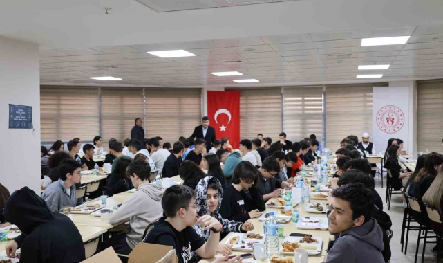 Beylikova'da öğrencilerle iftar programında buluşuldu