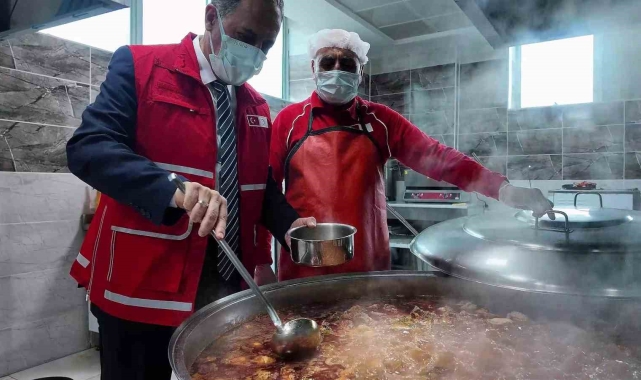 Bingöl'de 256 hanede bin 48 kişiye her gün sıcak yemek dağıtılıyor