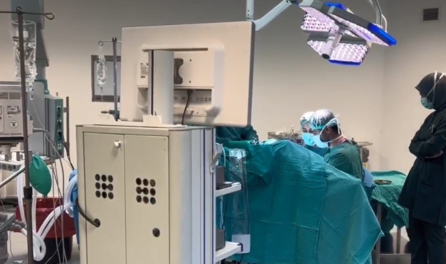 Bitlis'te izsiz cerrahi tekniğiyle rahim alma ameliyatı yapıldı