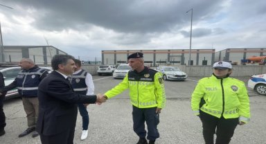 Bolu Valisi Aydın, sürücü ve vatandaşların bayramını kutladı