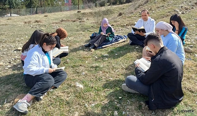 Boyabat’ta öğrencilere kitap okuma alışkanlığı aşılanıyor