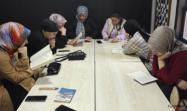 Boyabat'ta veliler kitap okuyor