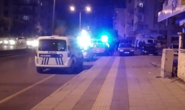 Boynundan bıçaklandı o anlar kamerada
