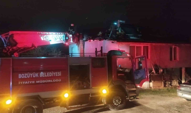 Bozüyük'te çatı yangını