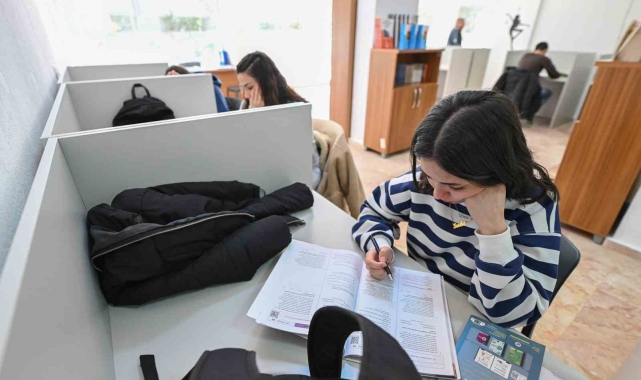 Bozyazı'ya okuma salonu açıldı