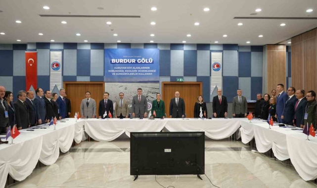 Burdur Gölü alarm veriyor, çözüm arayışı sürüyor