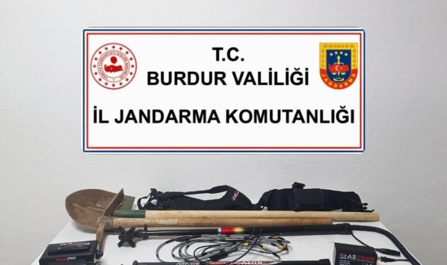 Burdur'da kaçakçılık ve uyuşturucu operasyonlarında 3 tutuklama