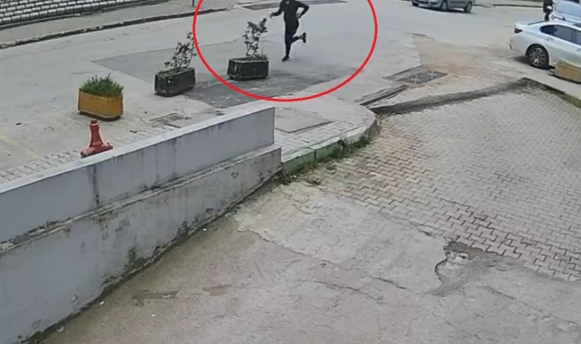 Bursa'da bir kişinin yaralandığı silahlı saldırı anı kamerada