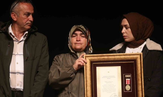 Bursa'da gazi ve şehit yakınlarına iftihar madalyaları verildi