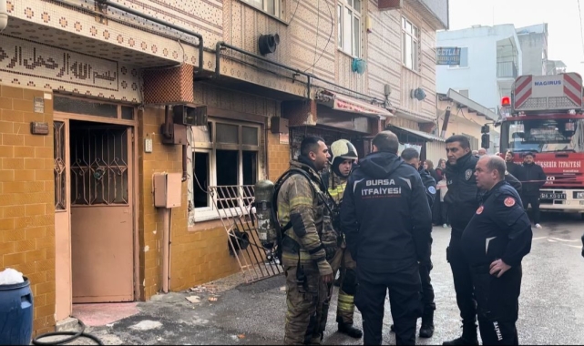 Bursa'da yangında can pazarı...2 si çocuk 4 kişi kurtarıldı