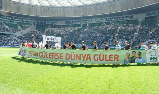 Bursaspor yetim çocuklarla el ele