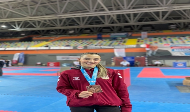 Büyükler Türkiye Karate Şampiyonası'nda Düzce Üniversitesinden iki sporcu kürsüye çıktı