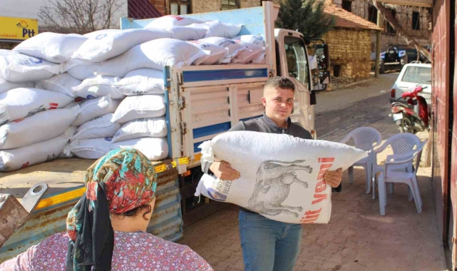 Büyükşehir&#039;den üreticilere süt yem desteği