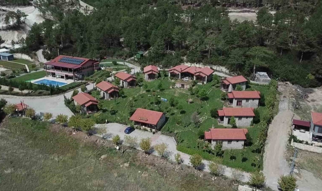 Çameli'nin doğayla iç içe ünlü Taş Konakları dünyaya tanıtılıyor