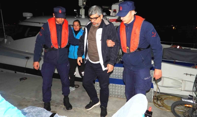 Çanakkale Boğazı'nda ticari gemi kaptanının kalp krizi şüphesiyle tıbbi tahliyesi gerçekleştirildi