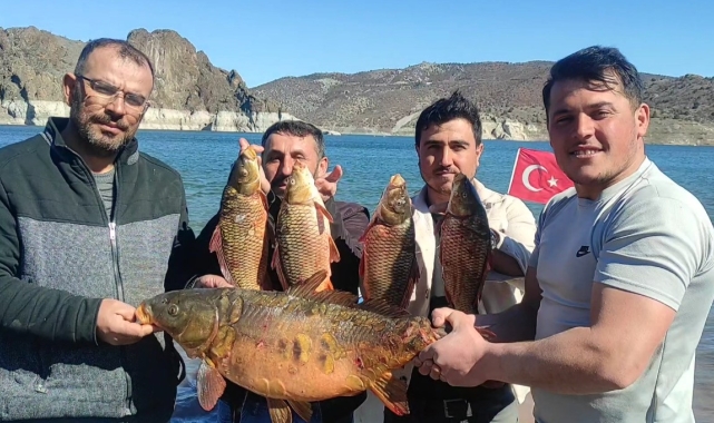 Çekerek Barajı'nda 14 kiloluk sazan yakalandı