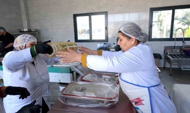 Ceyhan Belediyesinden iftar çadırı yerine evde sıcak yemek uygulaması