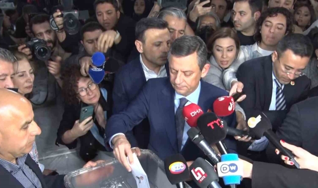 CHP Genel Başkanı Özel, ön seçimde oyunu kullandı