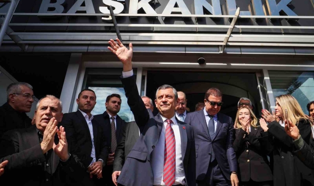 CHP Genel Başkanı Özgür Özel Beylikdüzü Belediyesini ziyaret etti