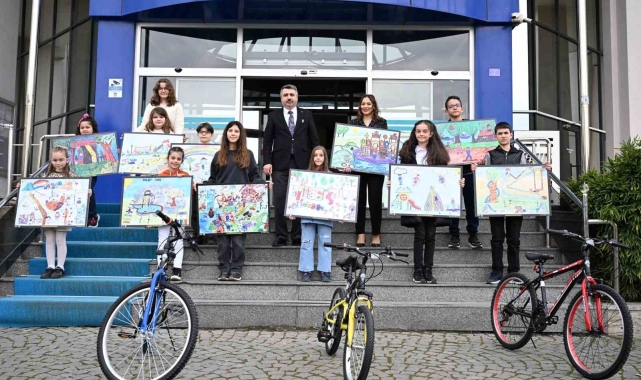 Çocuklar hayallerindeki parkı resmetti