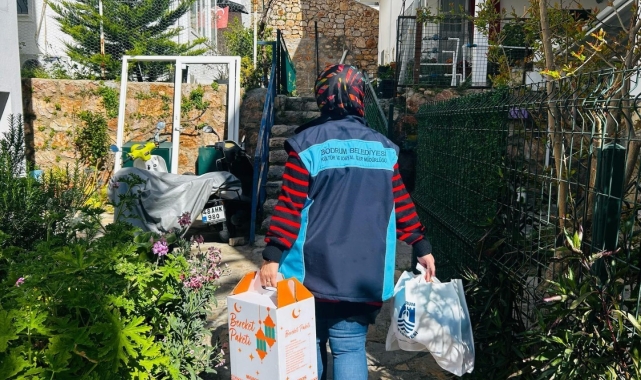 Çocuklara bayram hediyesi verildi