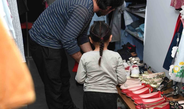 Çocukların bayramlıkları Osmangazi Belediyesi'nden